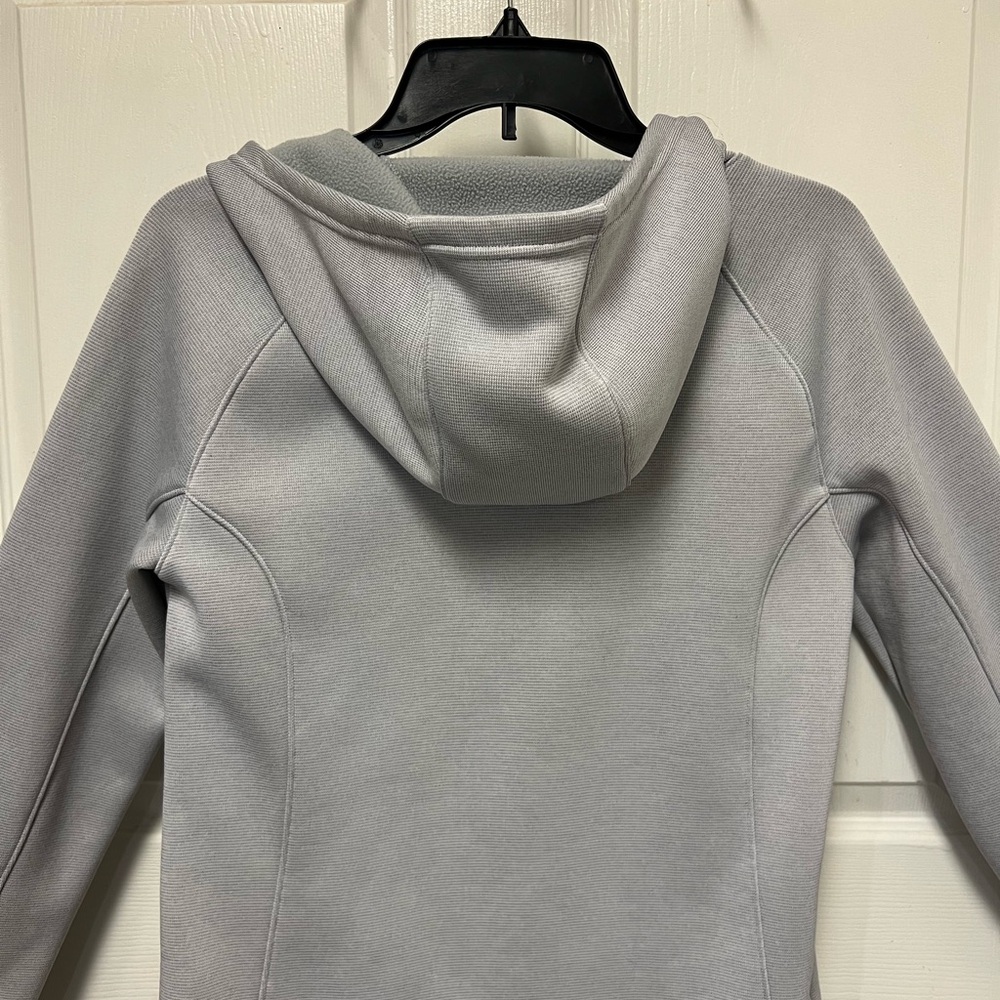 Under Armour Women’s Light Gray Full-Zip Jacket - Picture 12 of 16